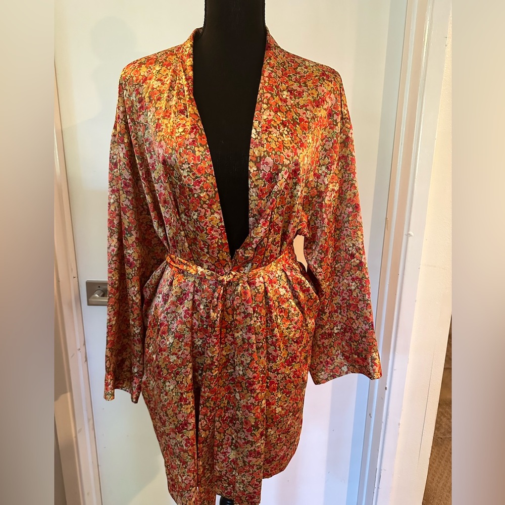 Victoria’s Secret Satin- Feel Robe OS